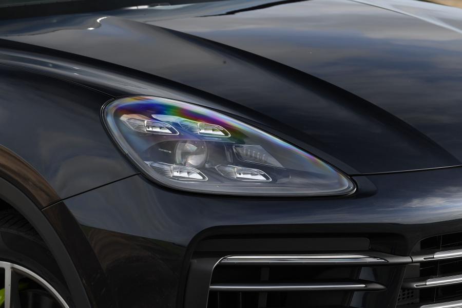Детали экстерьера Porsche Cayenne E-Hybrid (PO536) 2018 года  (UK) (фото 4 из 13)